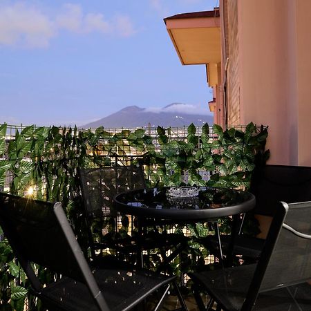 Napoli Central Lumina Suites Екстер'єр фото