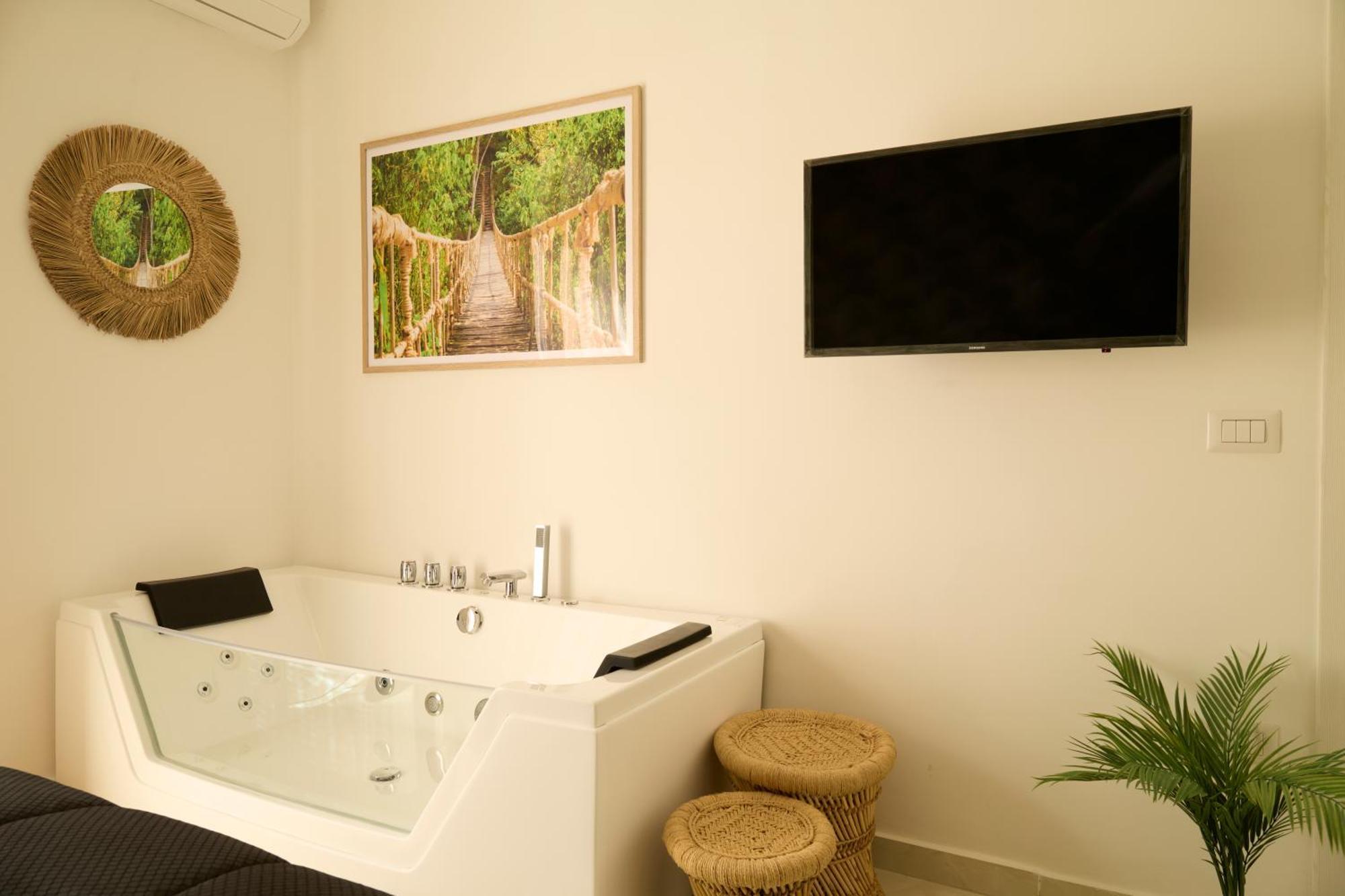 Napoli Central Lumina Suites Екстер'єр фото